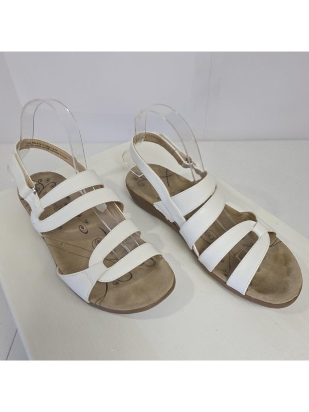 Baretraps Sandals Womens Size 8 White Jerie Strappy Slingback Comfort Wedge